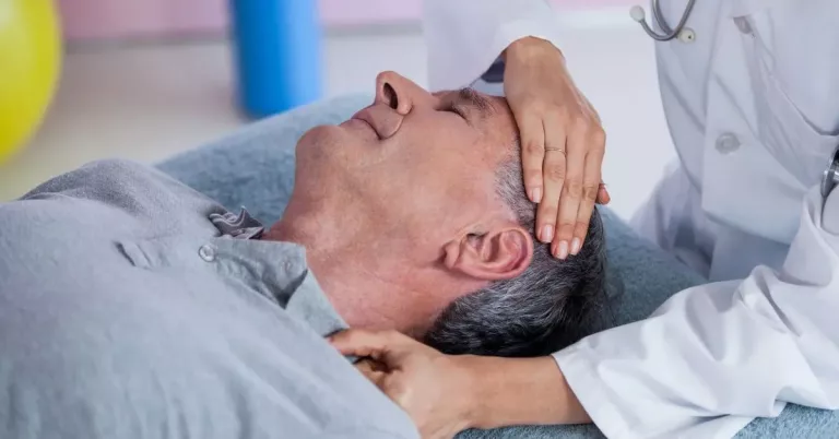 Epilepsy: Symptoms, Causes, Treatment and When to Seek Care