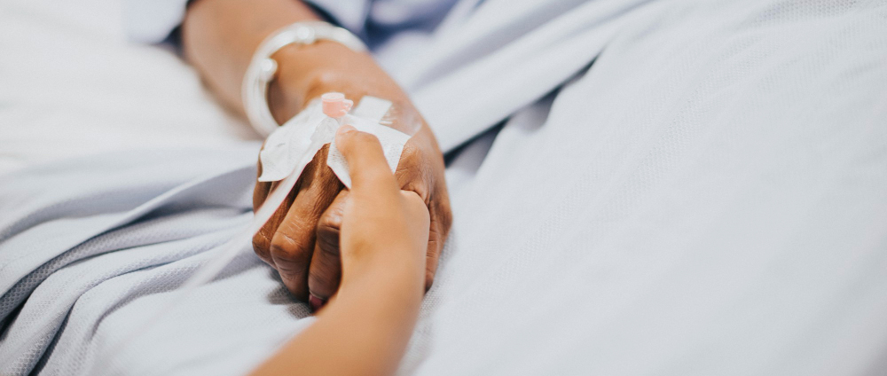 Guía para familiares: qué pasa en UCI y cómo apoyar al paciente.