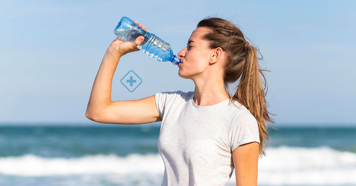 El agua también cuida tus riñones.